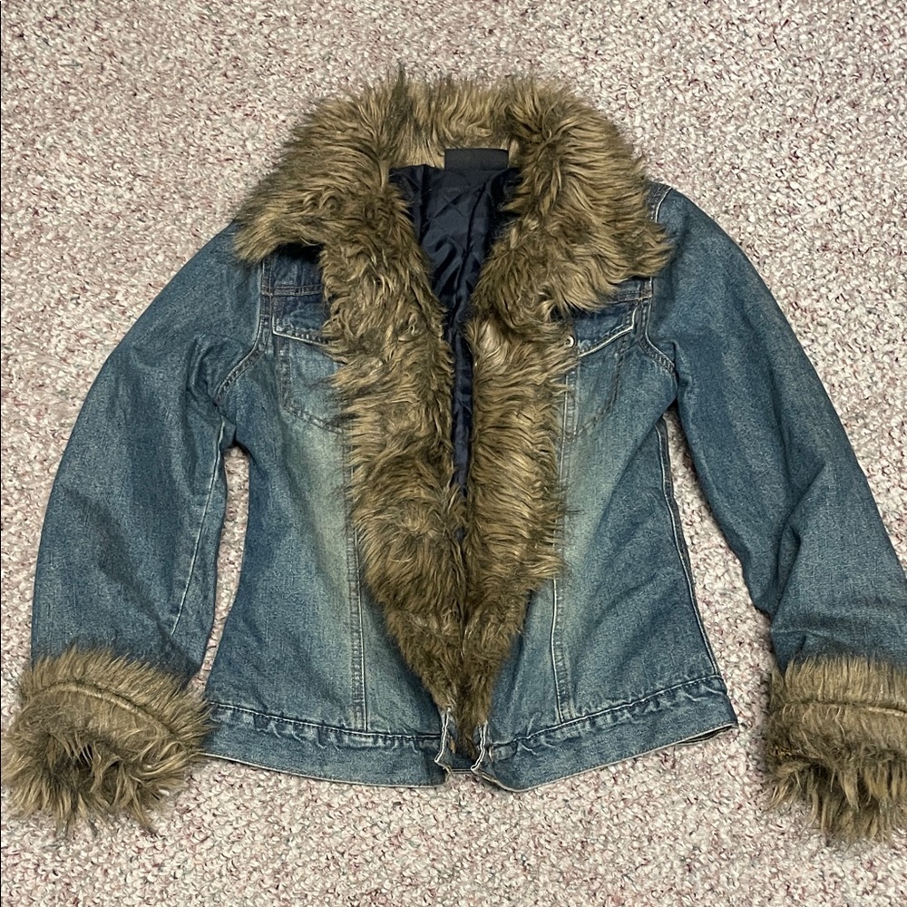 Vibtage y2k Denim quilted Jacket with Faux Fur collar and cuff Trim - Picture 1 of 11